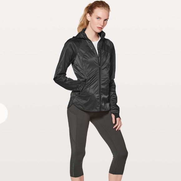 LULULEMON Goal Crusher jacket size 4 black like new - Picture 1 of 11